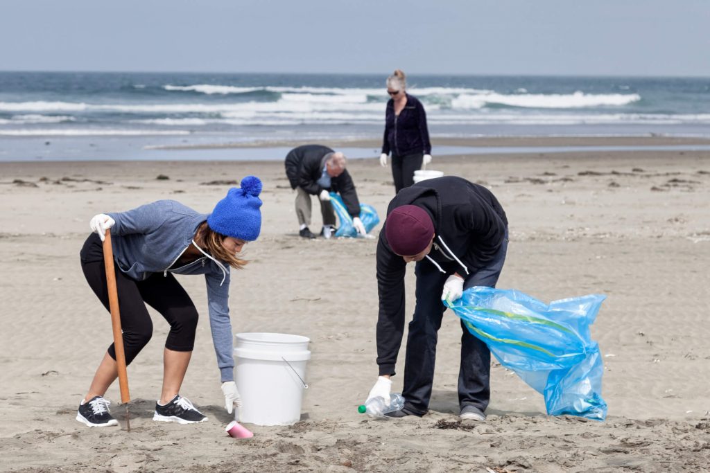Beach cleanups are a great voluntourism opportunity.