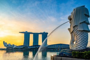 Merlion fountain facing the bay-singapore
