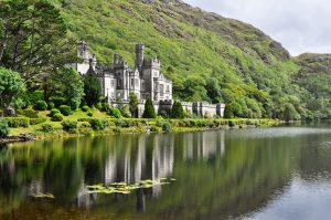 castle in ireland-scenic landscape