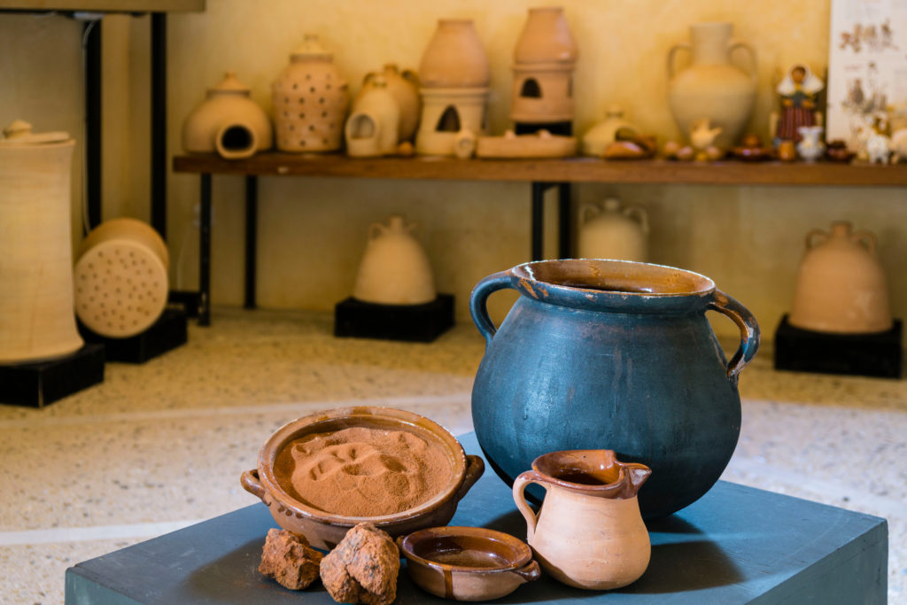 Indigenous pottery in the museo del barro which features pre columbian and Paraguayan art.