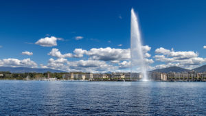 Fontanna w Genewie - Jet dEau - Jaya Travel & Tours The Jet d'Eau, otherwise known as the Geneva Water Fountain, sprays into the air in Geneva, Switzerland, on this Jaya Travel & Tours Best of Europe Group Tour.