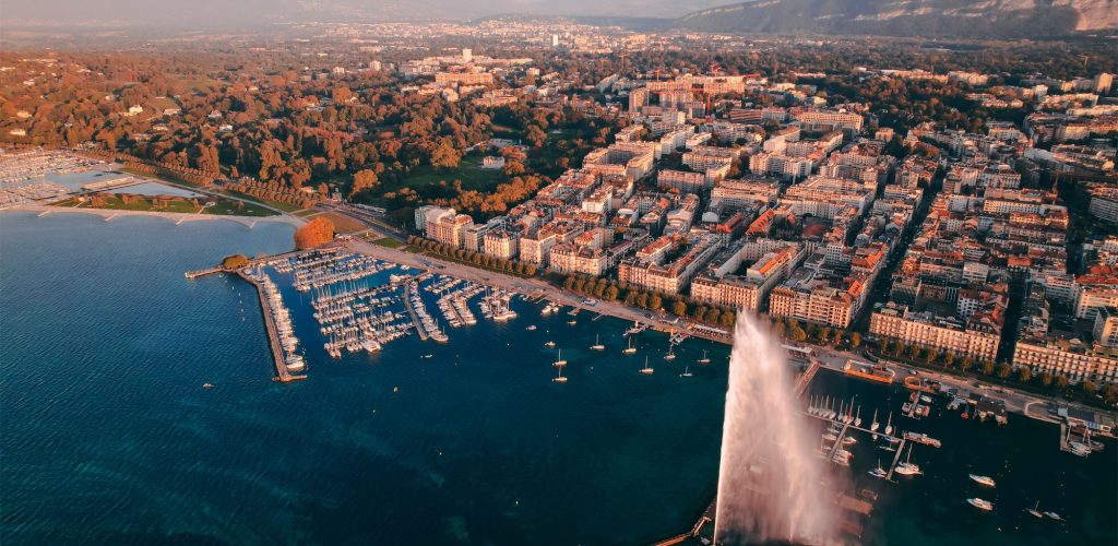 Featured in Jaya Travel's 13-day Europe tour, Grand Exclusive Europe, and the 11-day Europe tour, Exclusive Europe, this image shows the Jet d'Eau in Geneva.